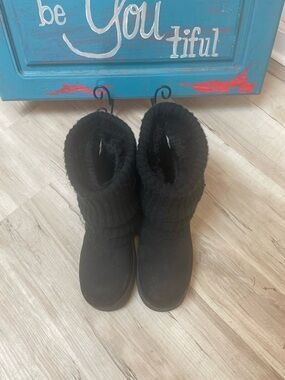 Black Fuzzy Knit Cuff Winter Boots